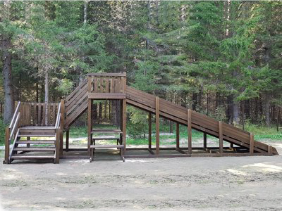 Зимняя деревянная заливная горка Снежный Барс 4