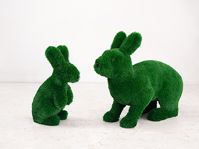 Топиари композиция заяц Бари и заяц Чики - газон Deluxe Green