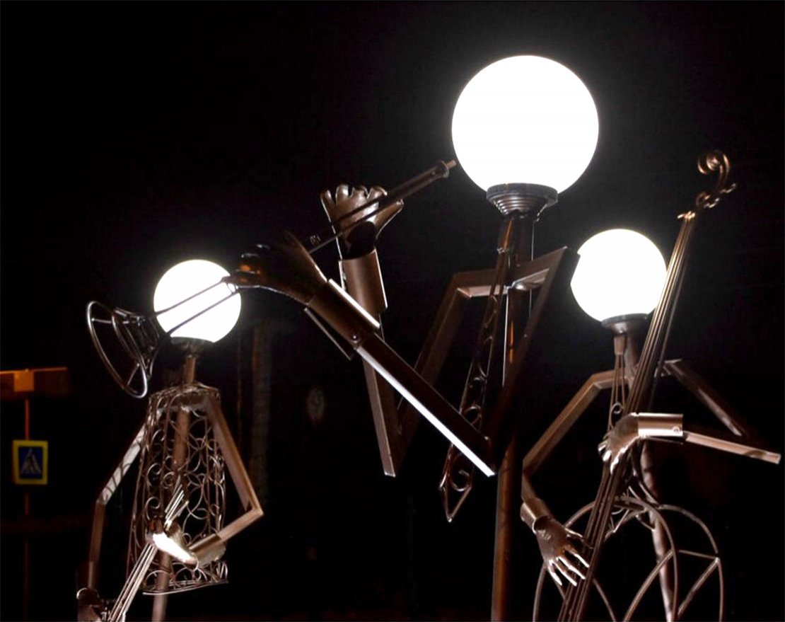 Фигура из металла TORUDA «Фонарный столб с балалайкой» - вид 2