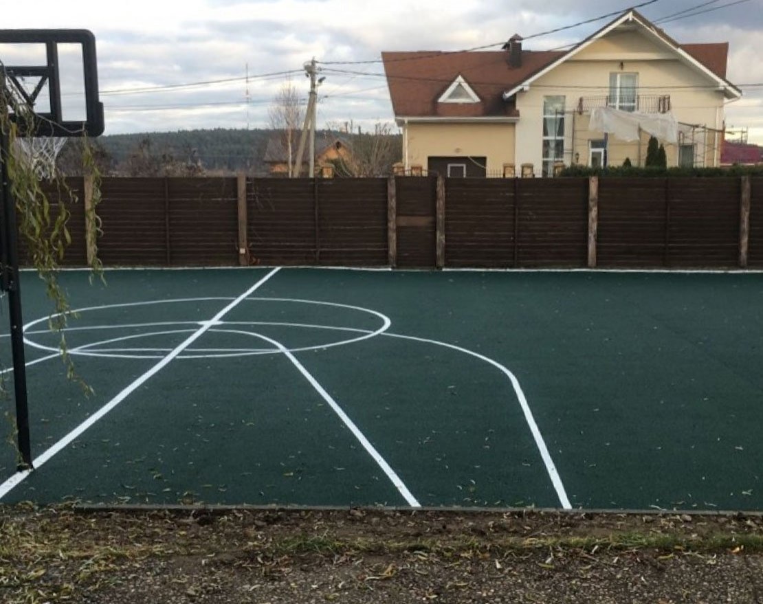 Спортивно-игровая площадка с бесшовным резиновым покрытием - вид 4
